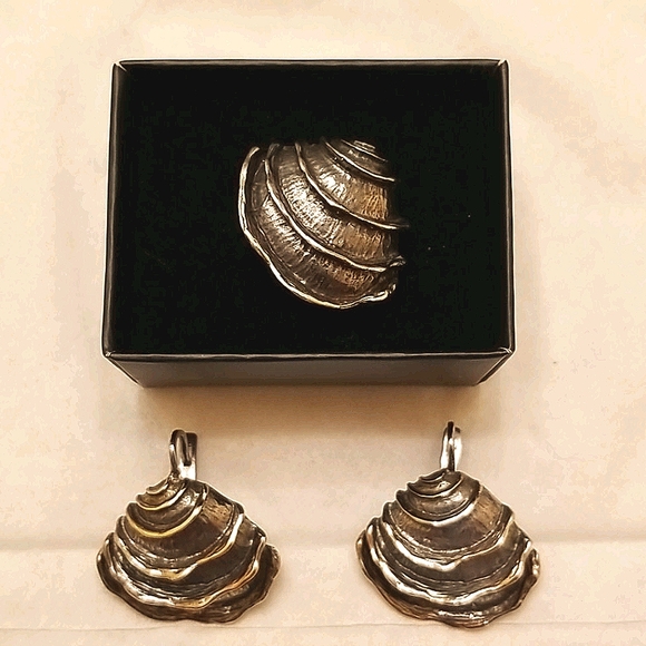 Designer silver set: earrings and ring - Picture 1 of 6